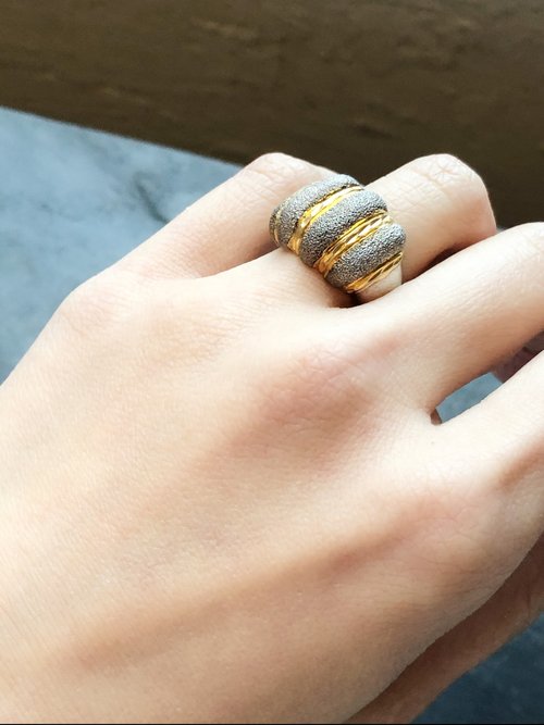 BOITE LAQUE Vintage Gold Wash Puffer Stripe Silver Statement Ring