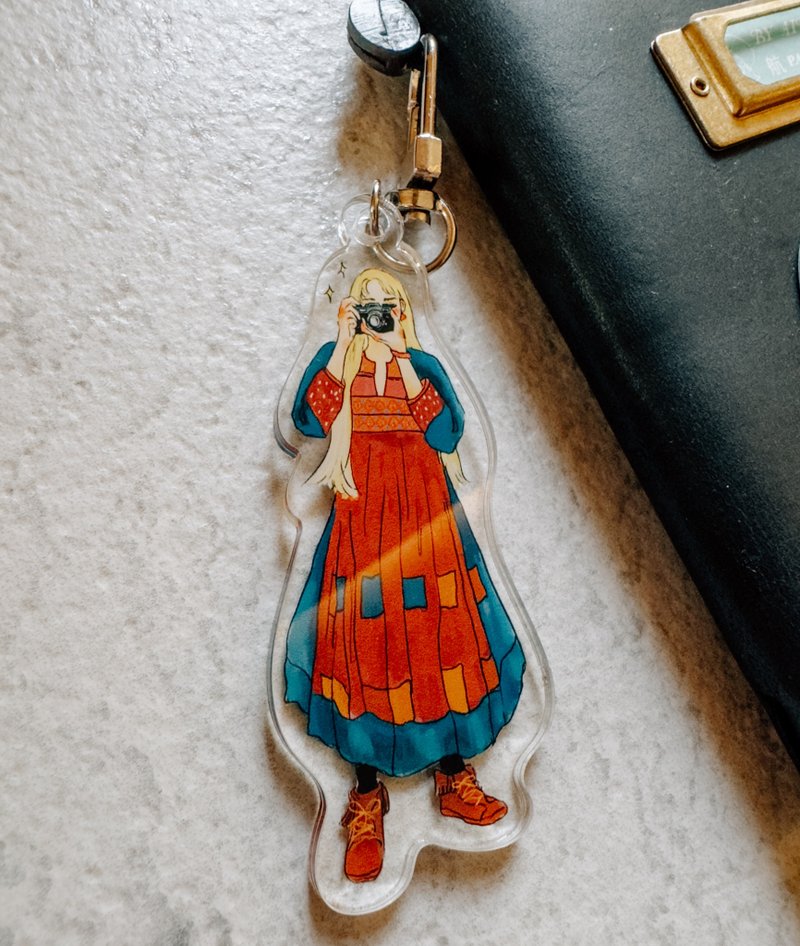 阿富汗刺繡洋裝女孩 甜蜜生活 壓克力吊飾 - 吊飾/掛飾 - 塑膠 多色