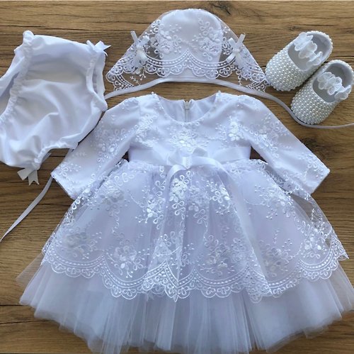 V.I.Angel White outfit for baby girl: dress, bonnet, panties and shoes. Baptism outfit.