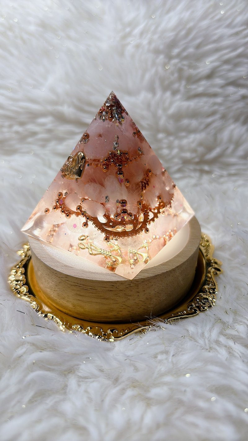 珍愛真愛-粉水晶奧剛能量金字塔 - 擺飾/家飾品 - 水晶 粉紅色