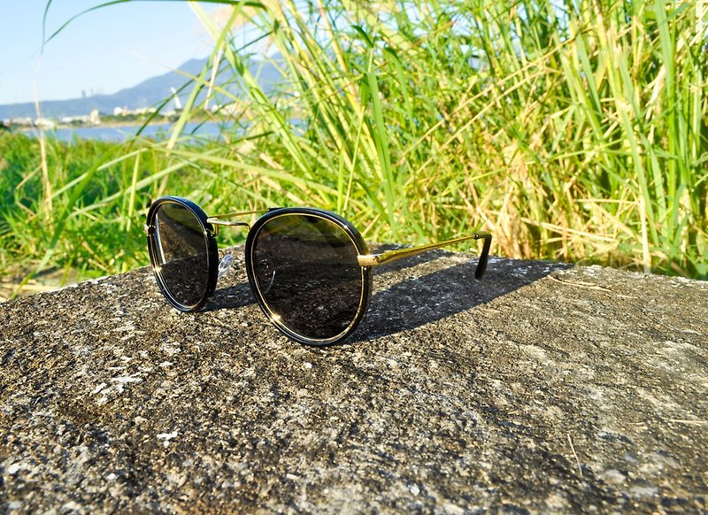 Sunglasses Polarized│Vintage Round Black Frame│UV400 Protection│2is PittD - แว่นกันแดด - พลาสติก สีดำ