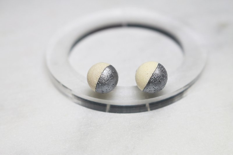 // VÉNUS 觅 豆 peas wooden beads painted stainless steel earrings metal gun gray / / ve167 - Earrings & Clip-ons - Wood 