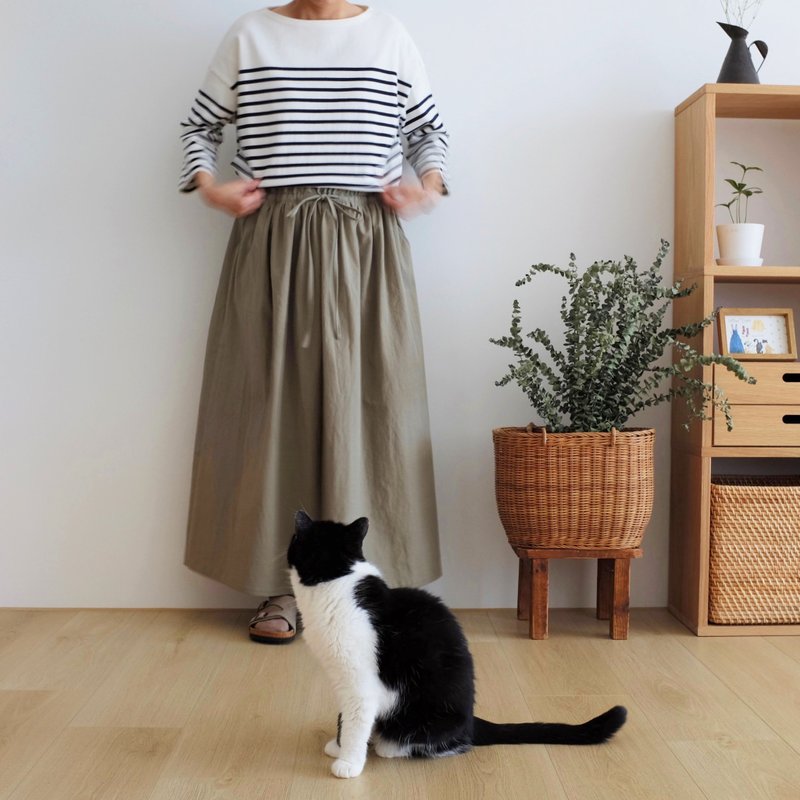 Daily handmade clothing autumn gray green strap wrinkled long skirt pure cotton - กระโปรง - ผ้าฝ้าย/ผ้าลินิน สีเขียว