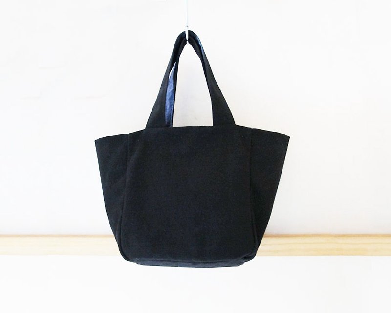 [Low-key black meets canvas] Tote bag (available on both sides) / lunch bag - Handbags & Totes - Cotton & Hemp Black