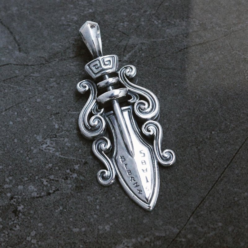 Bronze Souls Emperor Spear pendant (Medium size) - สร้อยคอ - เงินแท้ สีเงิน