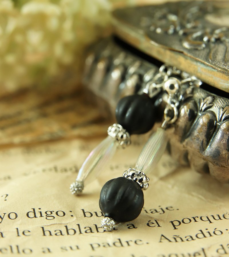 Limited France Vintage Earrings Elegant France Glass Beads SV925 Pierce Clips OK - Earrings & Clip-ons - Glass Black