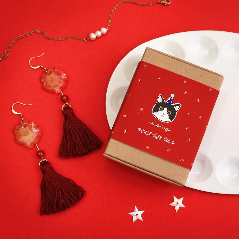 小貓陪你過聖誕-莓果系耳環手鍊聖誕禮盒 - 耳環/耳夾 - 樹脂 紅色