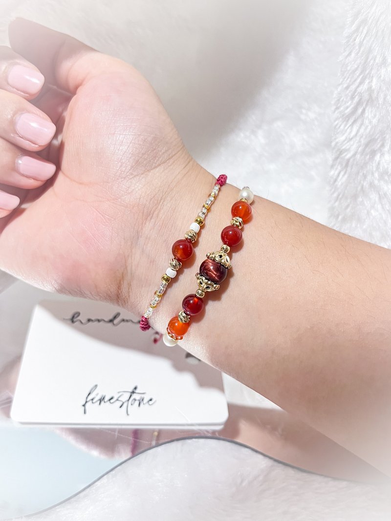 Red tiger eye • Southern red ice agate • Shell beads | 14K gold-filled crystal hand-woven bracelet - สร้อยข้อมือ - คริสตัล สีแดง