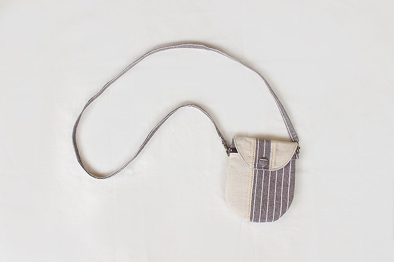 森林系蕾絲條紋拼接鉤環手機袋/收納袋 斜背包 萬用包 - 側背包/斜背包 - 棉．麻 