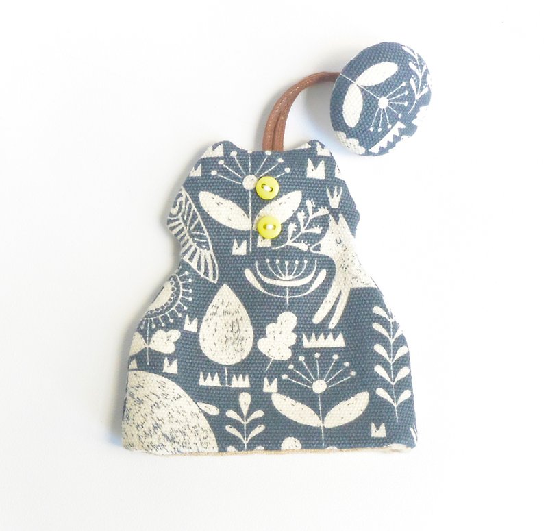 Tutu dress key bag - white flower - ที่ห้อยกุญแจ - ผ้าฝ้าย/ผ้าลินิน สีน้ำเงิน