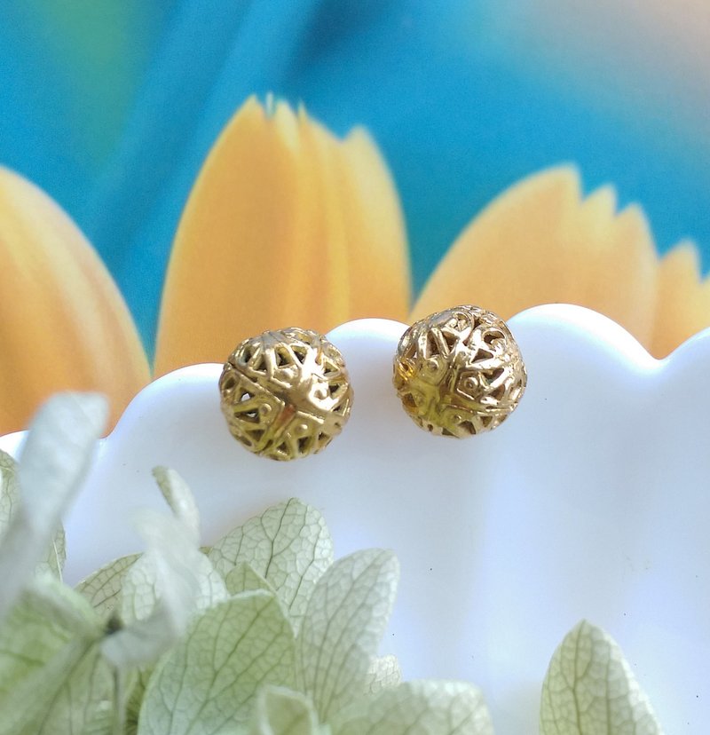 Vintage Jewelry 西洋古董飾品 小巧 簡約 金色調 簍空 針式耳環 - 耳環/耳夾/耳骨夾 - 其他金屬 透明