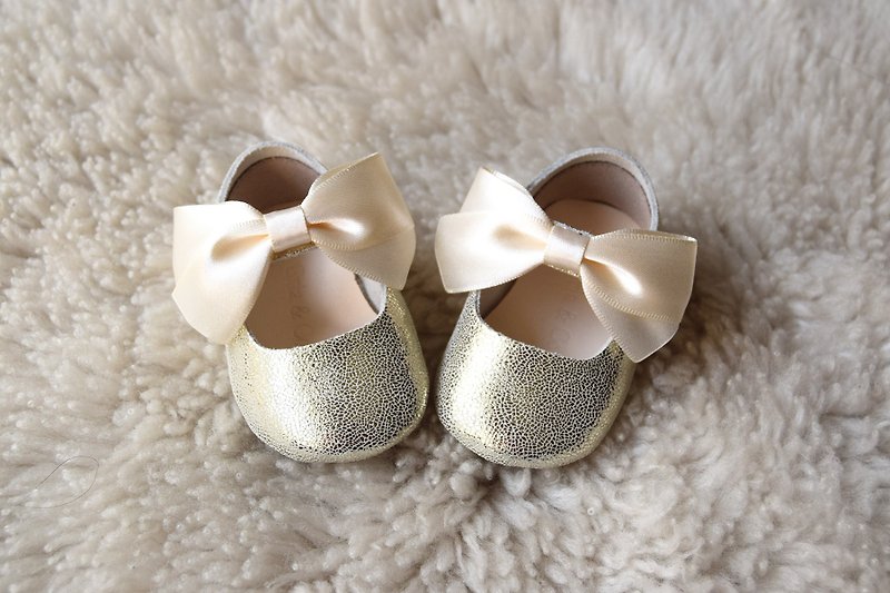 Gold Baby Girl Shoes Gift Set, Baby Shower Gift, Newborn Crib Shoes - ของขวัญวันครบรอบ - หนังแท้ สีทอง