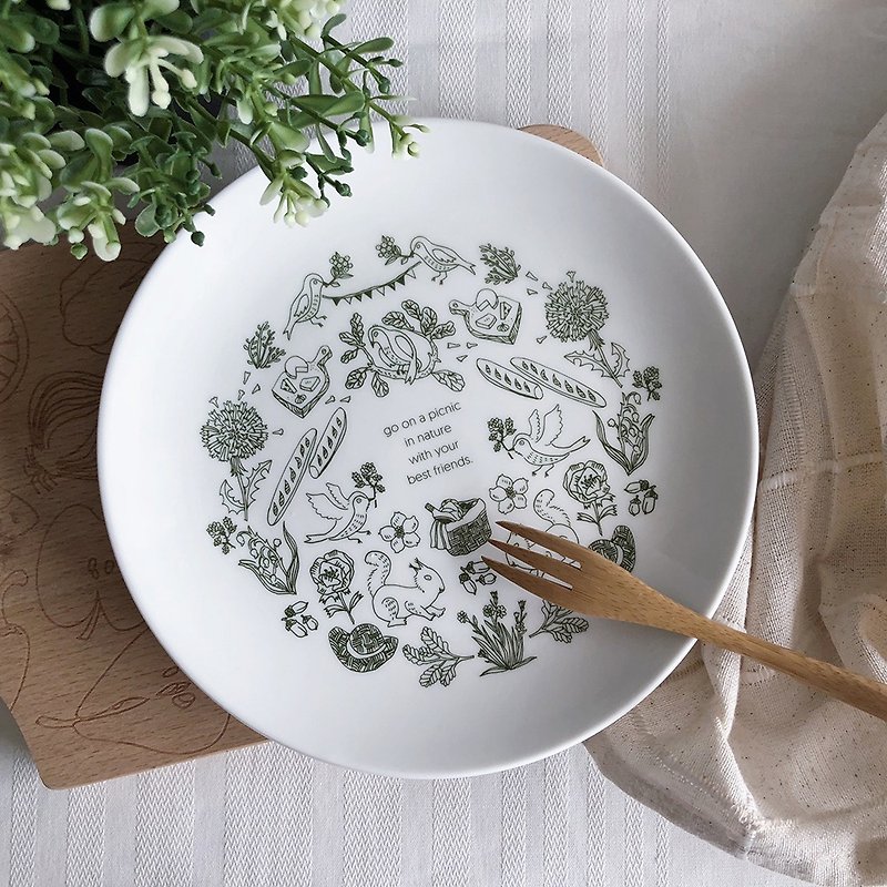 Animal print | squirrel and bird 20 cm disc - Small Plates & Saucers - Porcelain Green