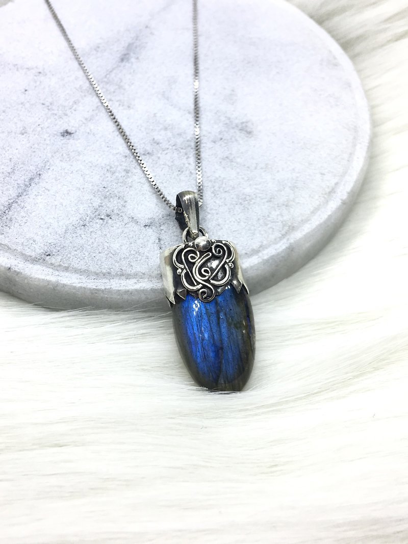 Labradorite 925 sterling silver ethnic style necklace Nepal handmade silver style 3 - Necklaces - Gemstone Blue
