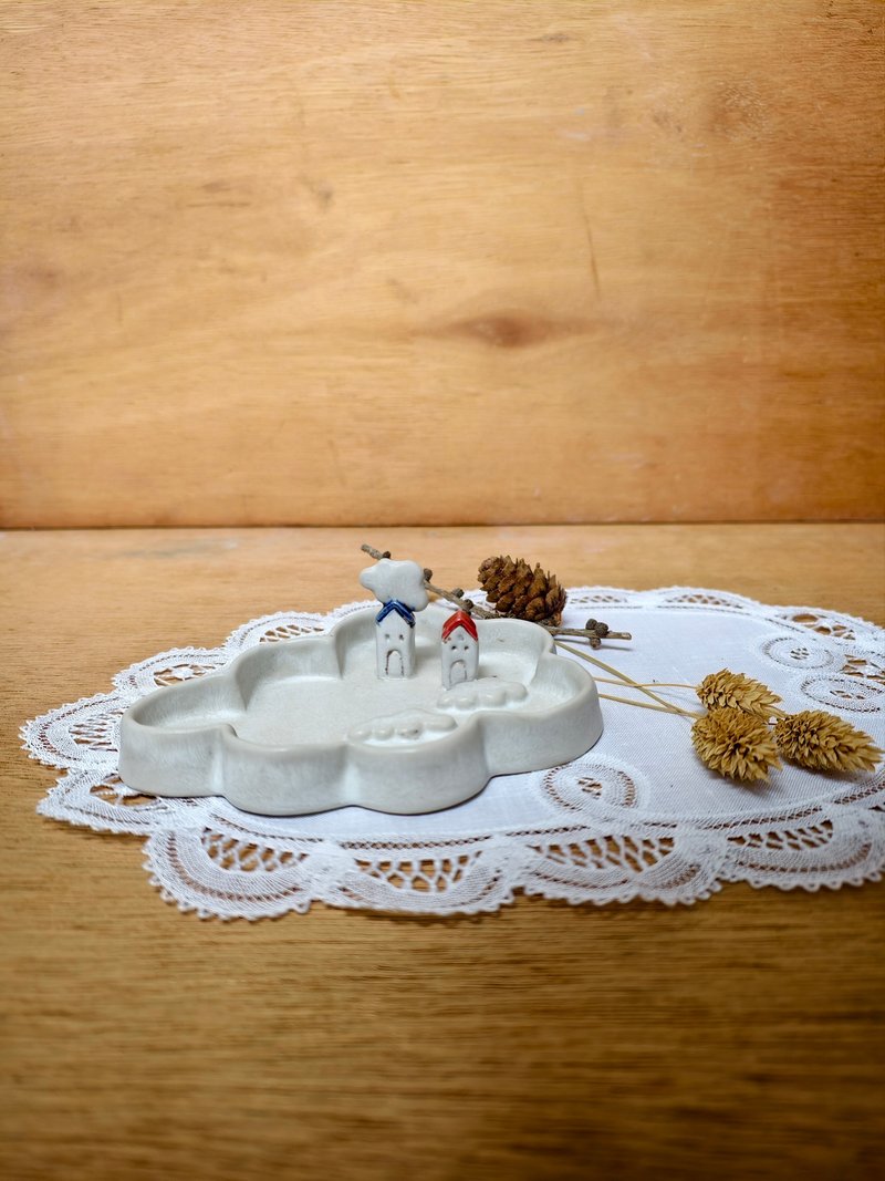 雲朵上的小房子-RB - 擺飾/家飾品 - 陶 