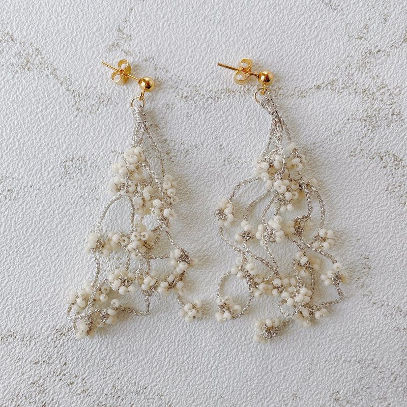 Beaded tassel Clip-On/off white - Earrings & Clip-ons - Glass White