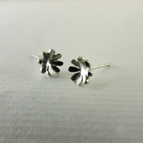 mittag jewelry｜公平貿易珠寶 flower earring 小花耳環 | 925純銀 花朵 植物 秀氣 細緻