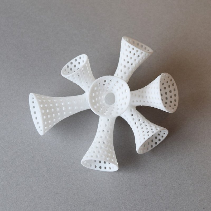 ANEMONE　BROOCH - Brooches - Plastic White