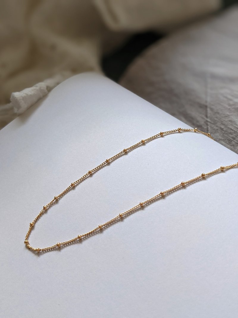 European Minimalistic Style 14k gold filled Layering Bean Chain Dainty Necklace - สร้อยคอ - โลหะ สีทอง