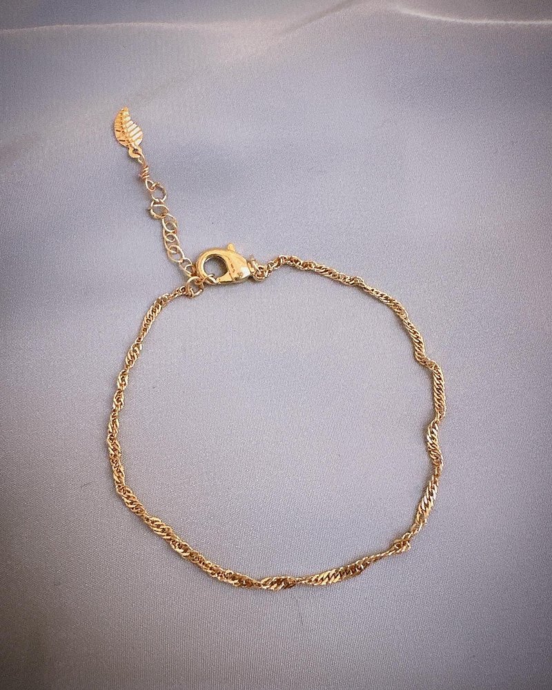 C&W Super Beautiful Flashing Water Ripple 14ks925 Gold-Filled Wave Plain Chain Bracelet - สร้อยข้อมือ - เงินแท้ สีทอง