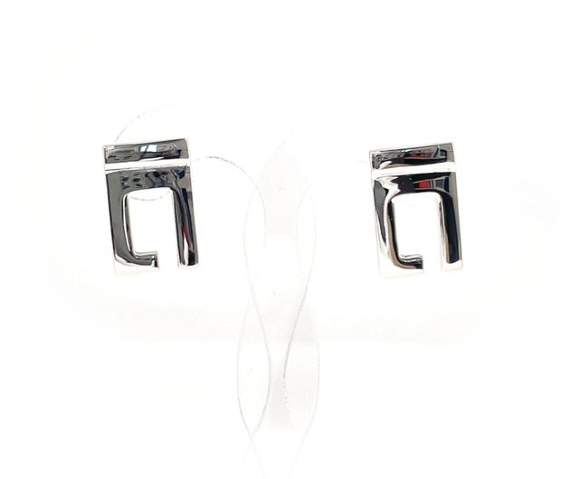 日本直送 中古美品】グッチ GUCCI スタッド ピアス Gロゴ シルバー925