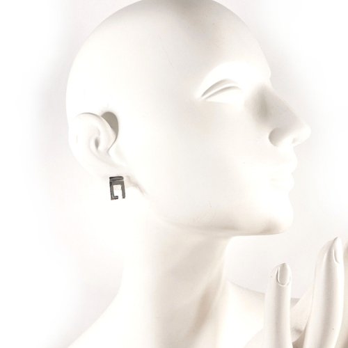 日本直送 中古美品】グッチ GUCCI スタッド ピアス Gロゴ シルバー925