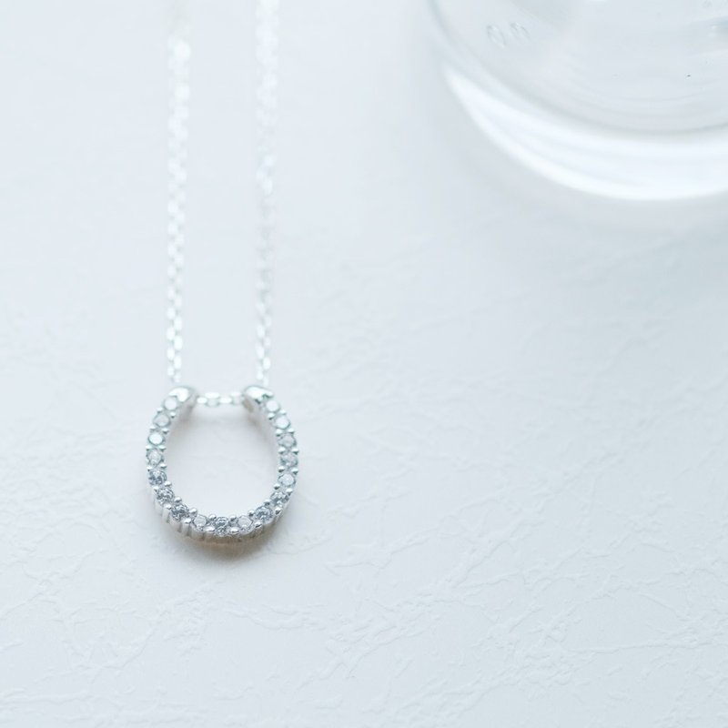 Horseshoe through necklace Silver 925 - สร้อยคอ - โลหะ สีเงิน