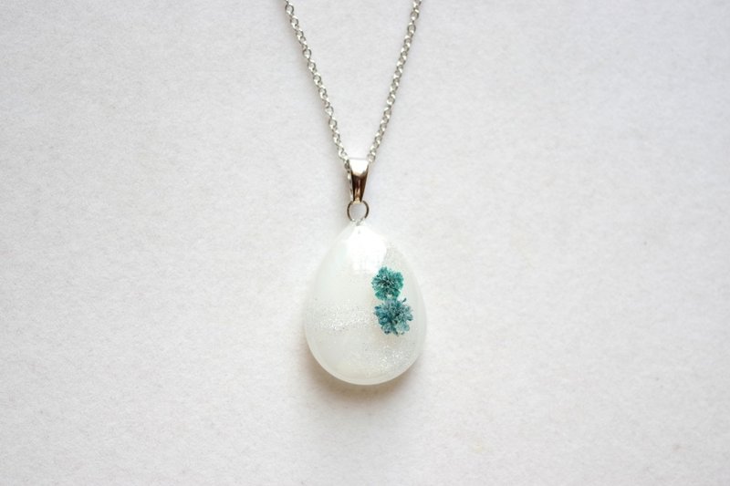 Resin Art Square Pendant Deep in the Night Darkness - Necklaces - Resin White