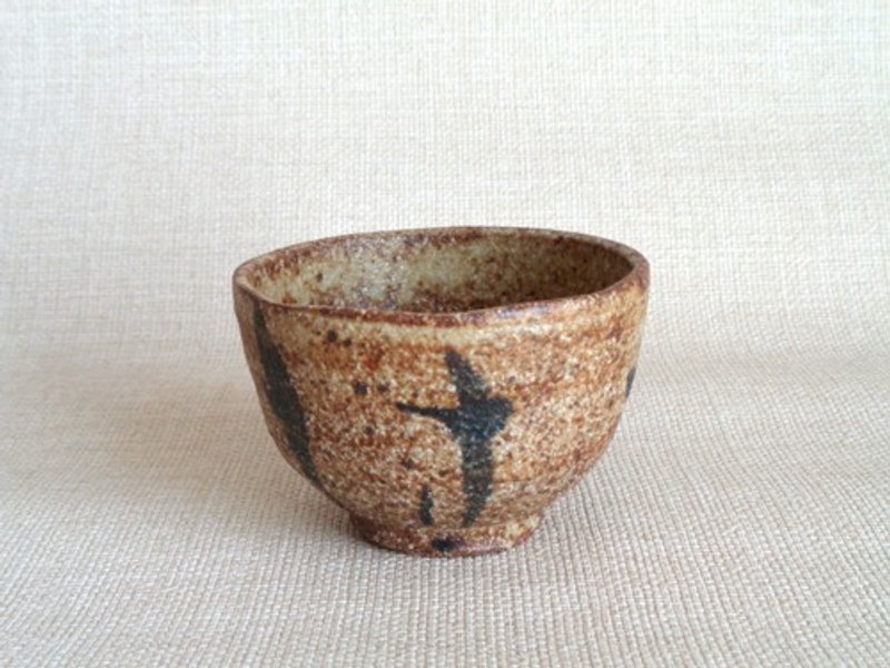 Bowl with iron-painted grass pattern a - ถ้วยชาม - ดินเผา สีนำ้ตาล