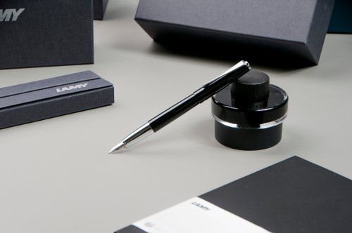 LAMY TAIWAN 官方旗艦館 【雷雕免費刻字】LAMY 鋼筆+筆袋禮盒 / studio 系列 - 鋼琴黑