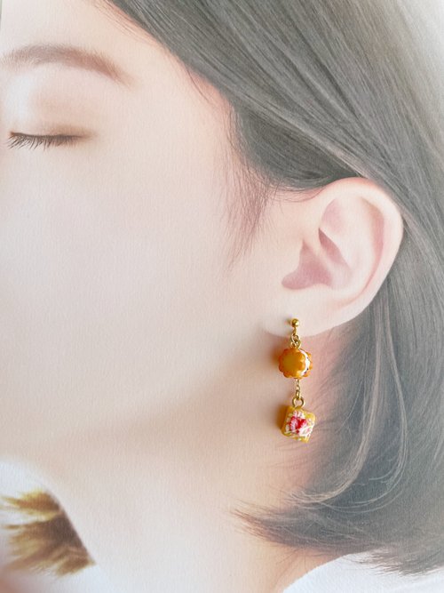 苺のアフタヌーンティー ピアス　ミニチュア　可愛い 苺のアフタヌーンティー ピアス ミニチュア 可愛い いちご