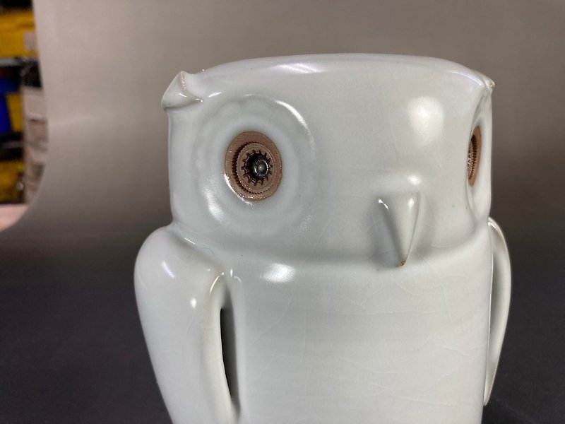 Large owl shaped holding bowl celadon Ru kiln white glaze - ถ้วยชาม - ดินเผา 