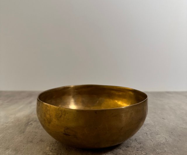 瞑想やヨガの練習に最適な、深みのある中低音とサラウンドサウンドを