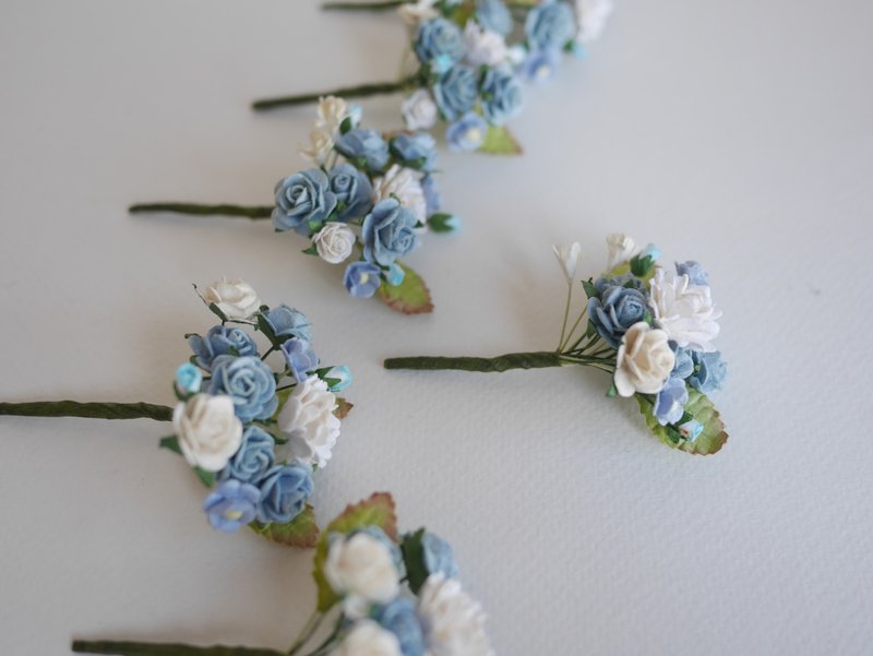 FOUR Paper Flower DIY Boutonnière for grooms, wedding, small flowers with leaves - 胸針 - 紙 藍色