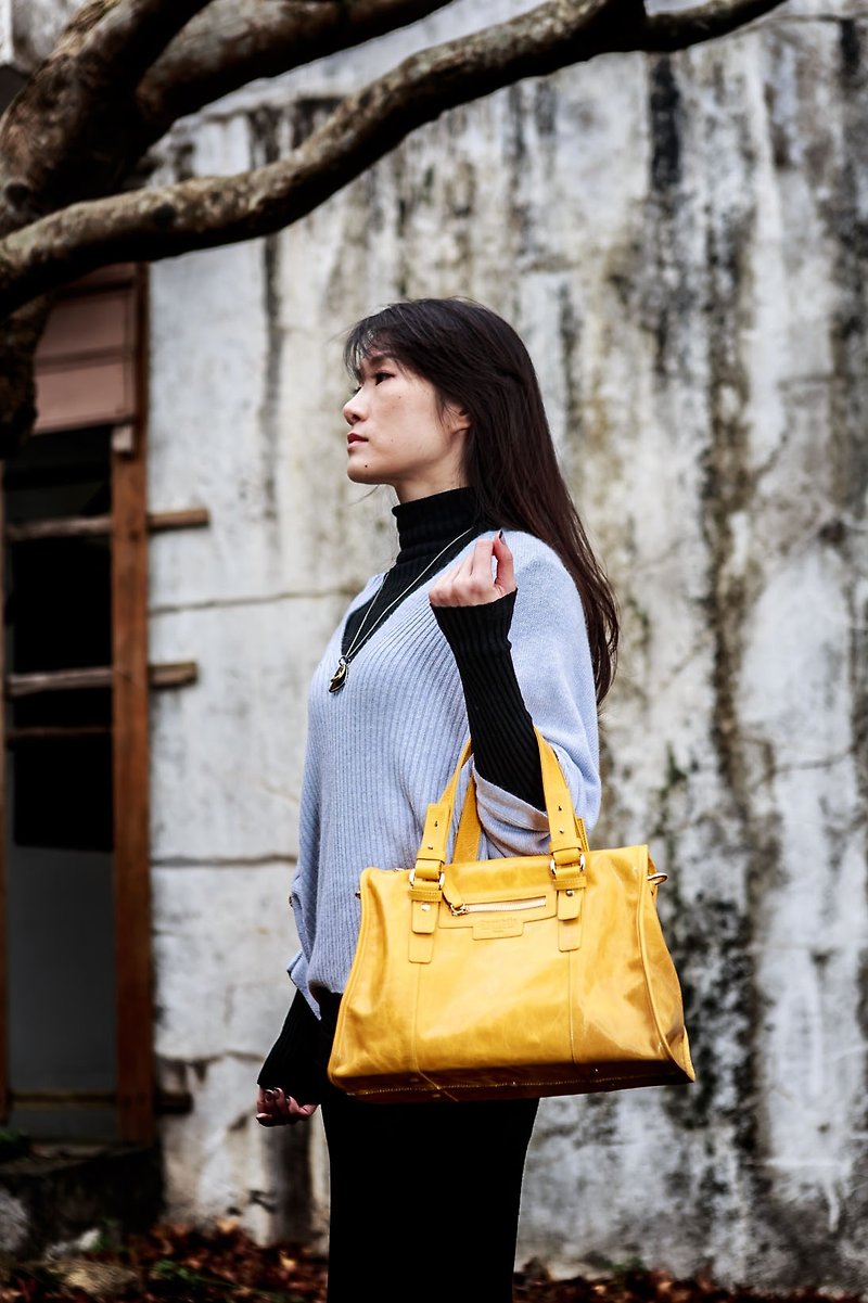 handbag - กระเป๋าถือ - หนังแท้ สีเหลือง
