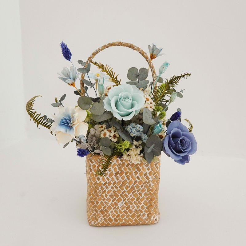 | Customized design | Rattan bamboo basket with preserved flowers - light pink blue - Dried Flowers & Bouquets - Plants & Flowers Blue