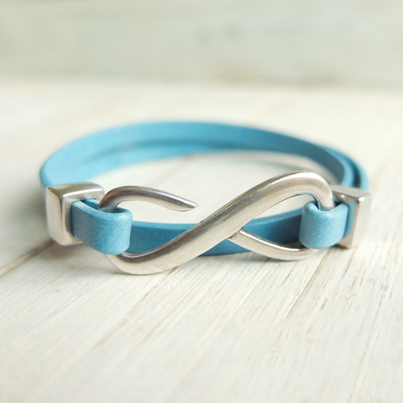 Lucky Infinity Tiffany Blue Leather Bracelet Silver Fastener - สร้อยข้อมือ - หนังแท้ สีน้ำเงิน