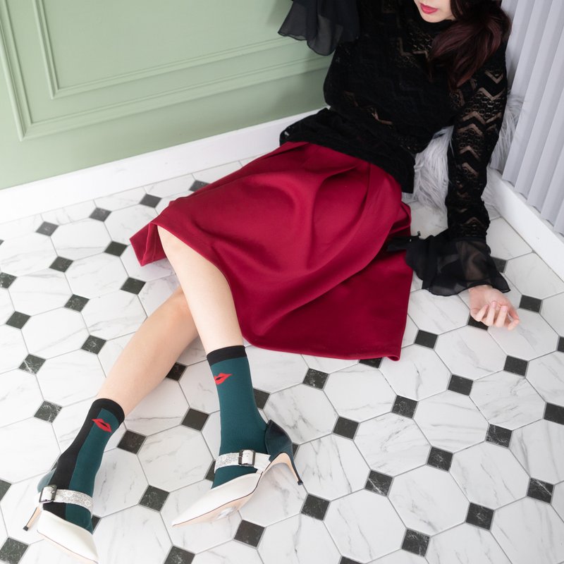 【Red Lips】Functional Design Socks (Women's) - ถุงเท้า - วัสดุอื่นๆ หลากหลายสี