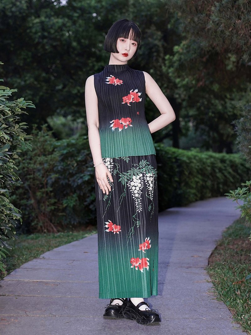 金魚圖案壓褶中式風無袖背心復古半高領夏日設計 - 女 T 恤 - 聚酯纖維 多色