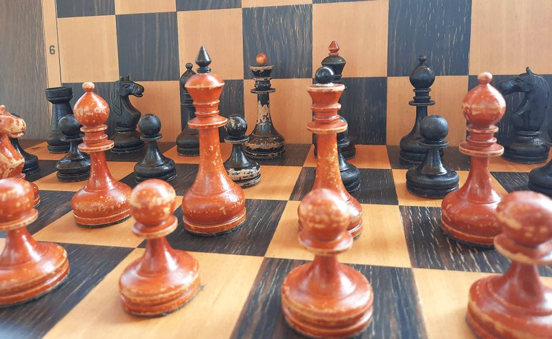 Antique red black chessmen old Russian chess set 1950s Soviet chess pieces USSR - 桌遊/卡牌 - 木頭 