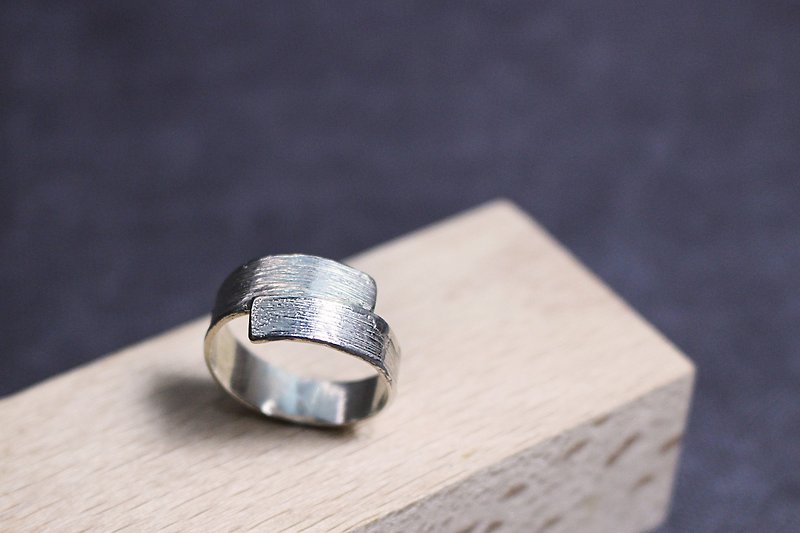 Line texture 925 silver ring - แหวนทั่วไป - เงินแท้ สีเงิน
