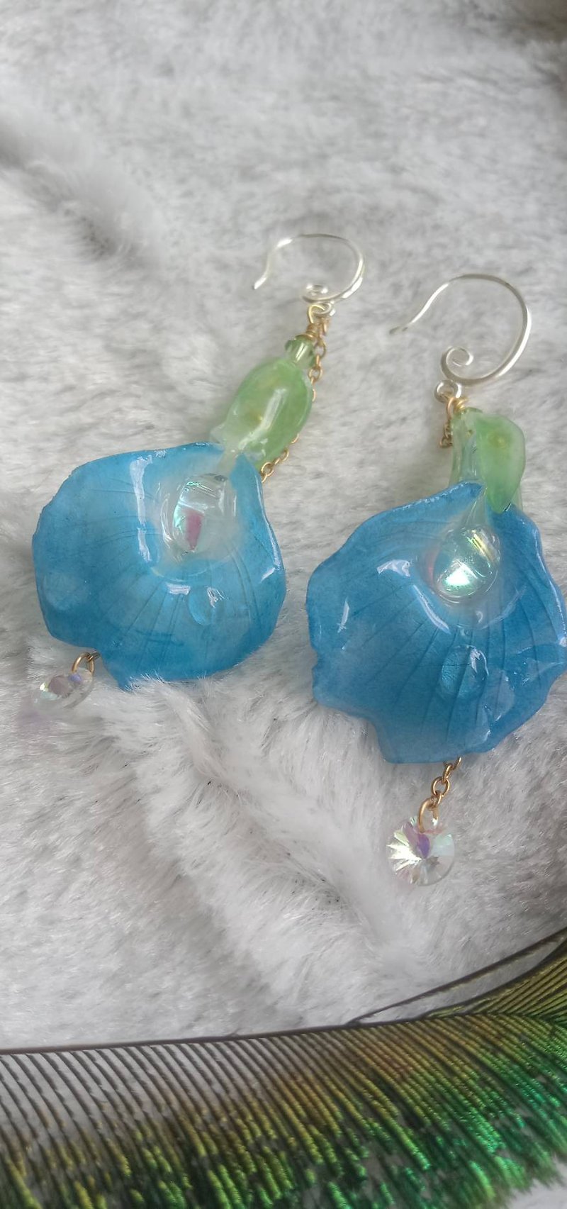 ฺButterfly pea earring - Earrings & Clip-ons - Resin Blue