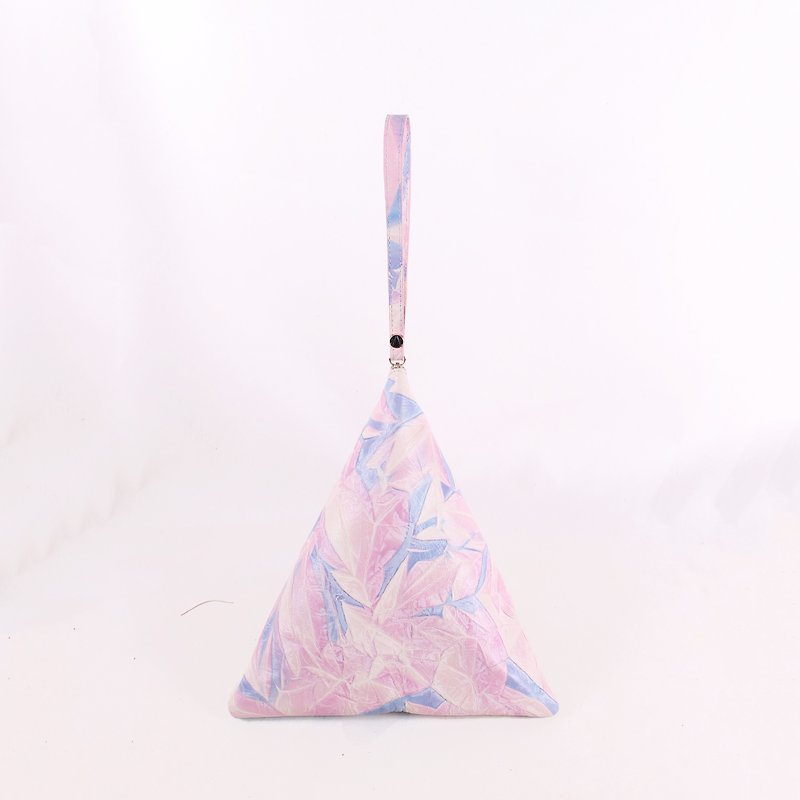 Illusory Pyramid 扎染壓紋羊皮 立體三角 手拿包 |  Fantasy #Pantone2016 年度之色 - 手拿包 - 真皮 粉紅色