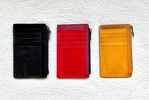 shalomcraft Slim leather card holder with zipper in Italian vegetable tanned leather
