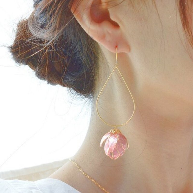 Lotus Buds Hoops ~ Pink ~ Pierced/Clip-on - ต่างหู - โลหะ สึชมพู