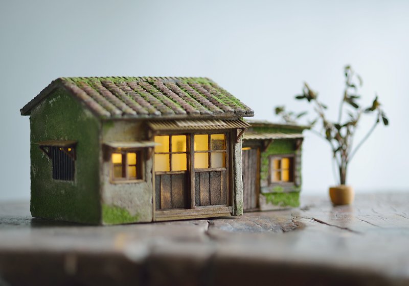 Creation of Old Cement Houses--Moss Mottled Old Houses (Customized) - Items for Display - Cement Brown