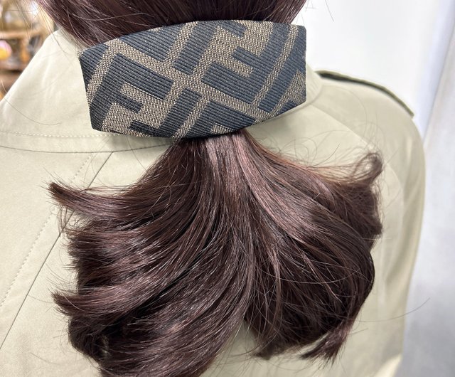 FENDI barrette フェンディ バレッタ ヘアクリップ ロゴ-