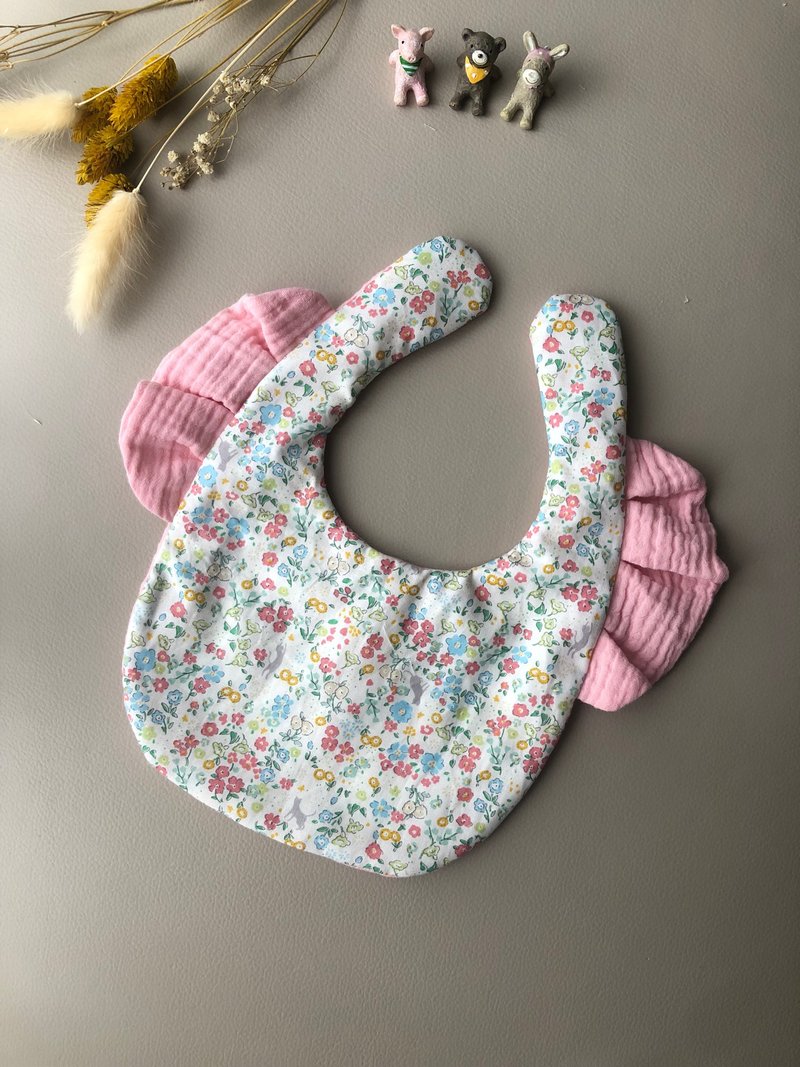 Dancing kitten in flowers-little princess butterfly sleeve six-layer yarn bib-pure cotton bib, saliva towel - ผ้ากันเปื้อน - ผ้าฝ้าย/ผ้าลินิน สึชมพู