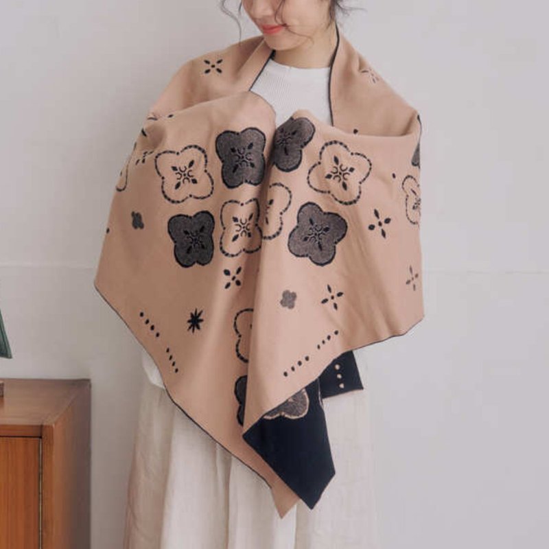 Jacquard Scarf/Glass Begonia No. 16/ Stone Black - ผ้าพันคอถัก - เส้นใยสังเคราะห์ สีดำ