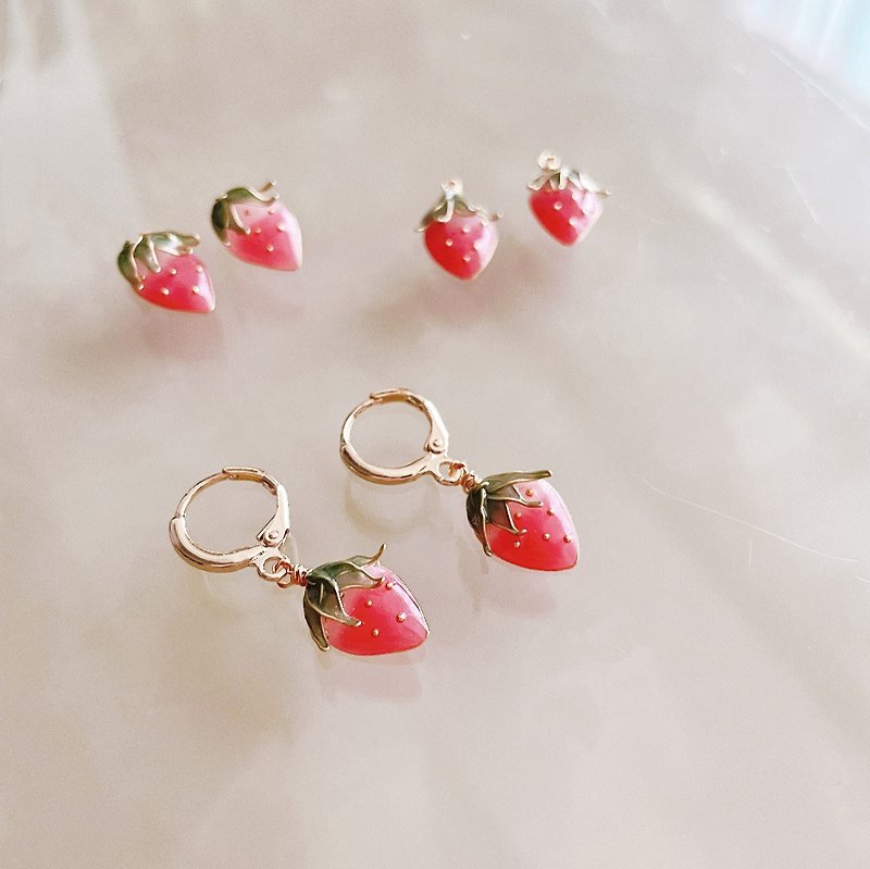 揪西小草莓 手工立體水果 樹脂耳環/耳夾/飾品UV穿搭配件 - 耳環/耳夾 - 樹脂 紅色